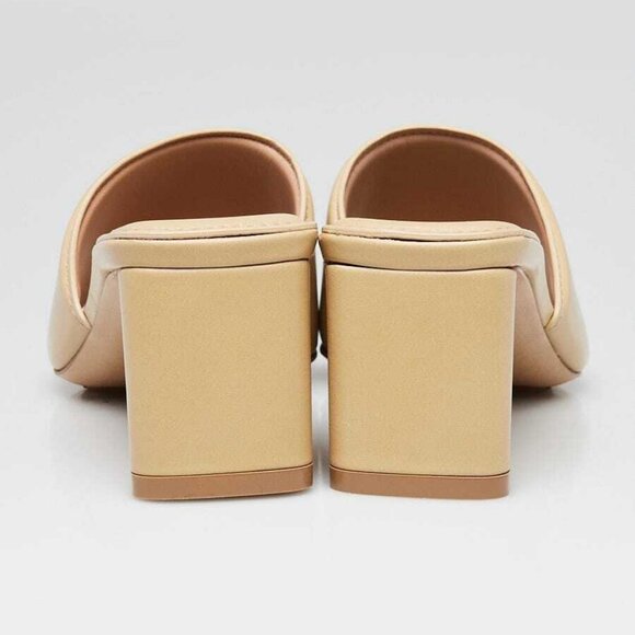 Bottega Veneta Beige Lambskin Leather The Band Mule Heels Size 5/35.5 - Picture 5 of 5